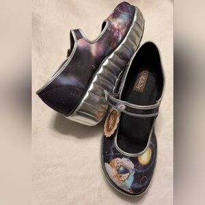 Hot Chocolate Designs/Chocolaticas “Gravity” Mary Jane Quilted Platforms. Size 8
